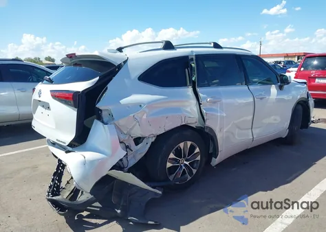 2022 Toyota Highlander Xle z USA, uszkodzony, nr VIN 5TDHZRBH1NS235916